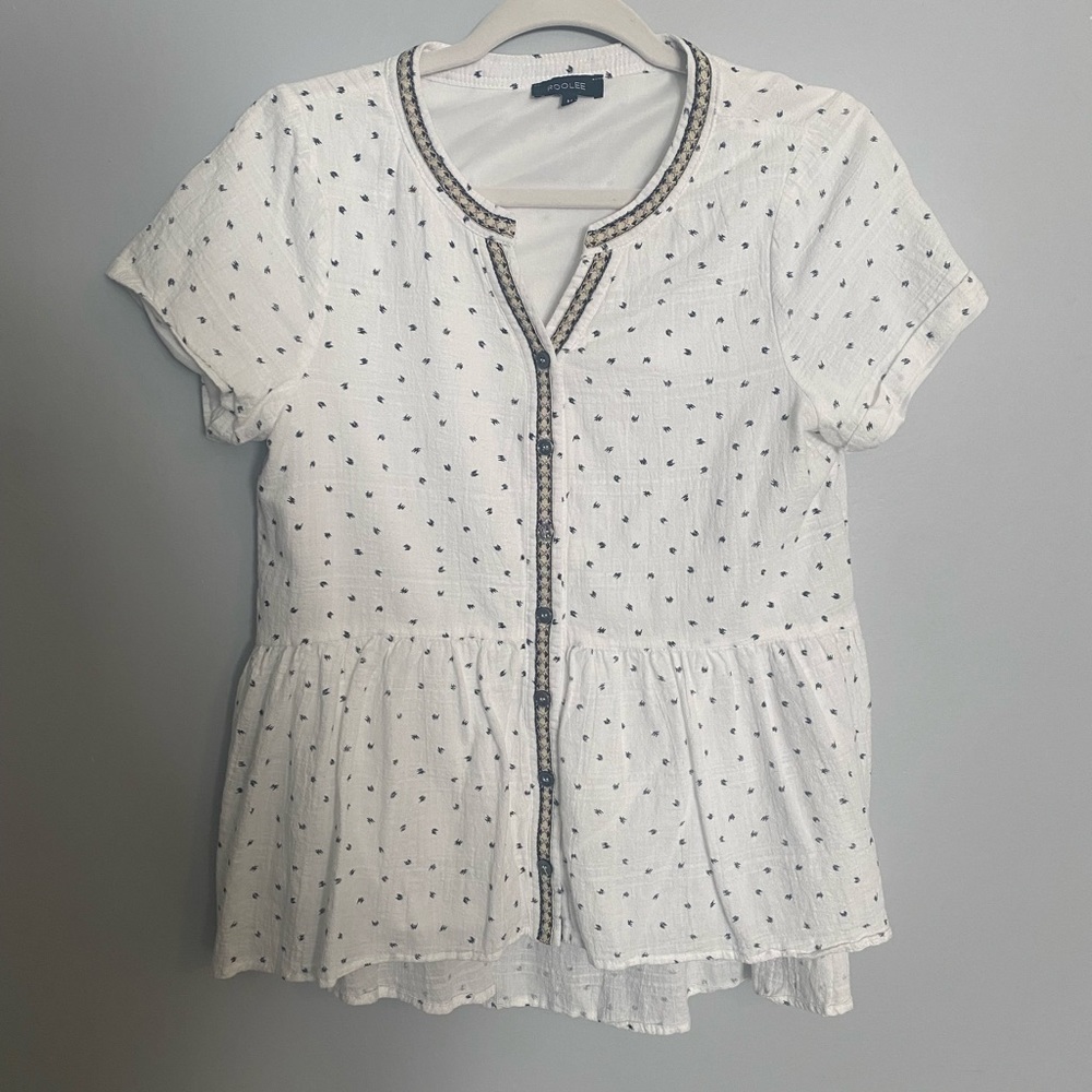 Adorable boho top, medium